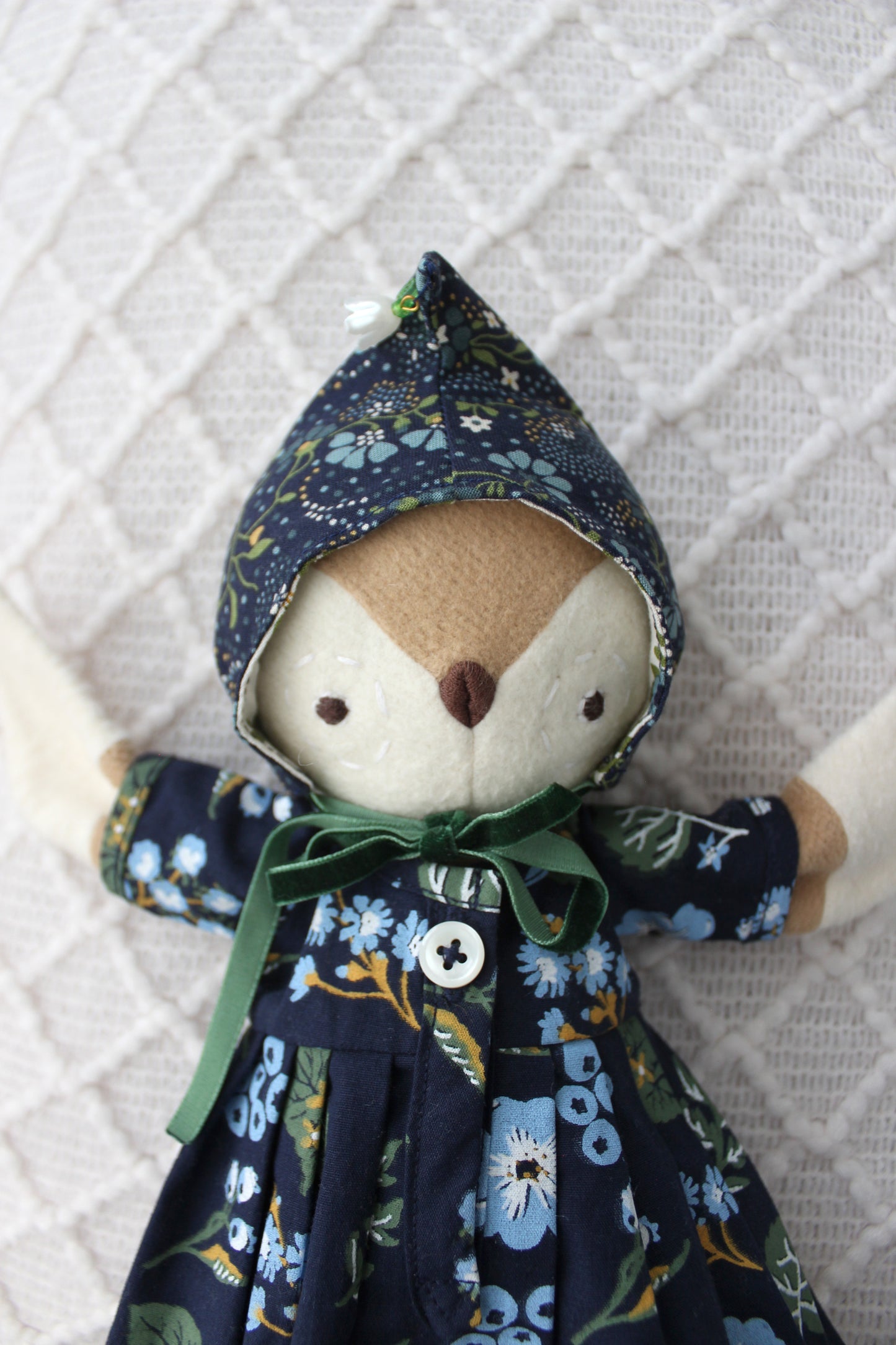Blue Floral Dewdrop Bonnet