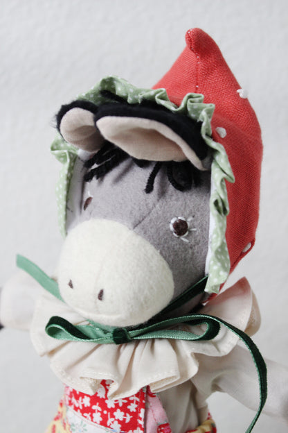 Strawberry Dewdrop Bonnet